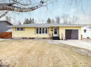 1807 14th Ave NW, East Grand Forks, MN 56721