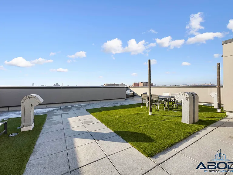 102 E 53rd St #2E — Photo 8