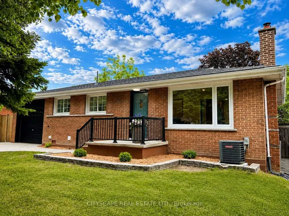 39 Carousel Ave, Hamilton, ON L9A 4L7