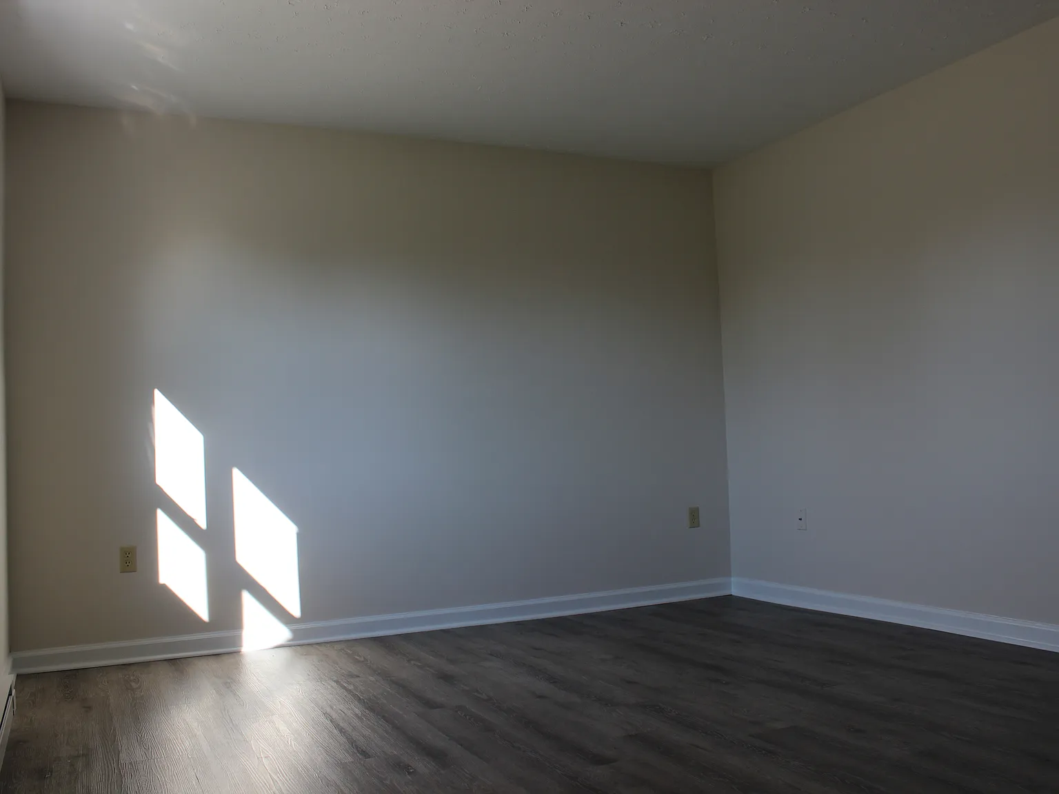2 bed, 900 sqft, $1,625 — Photo 2