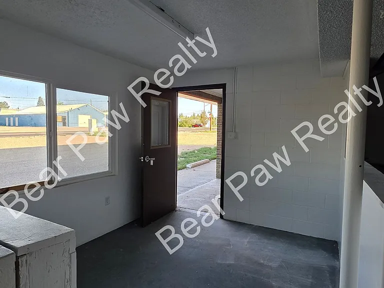 4901 Ridge Rd — Photo 9