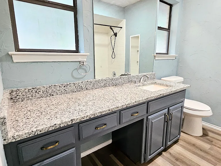 1124 Kathy Ln — Photo 17