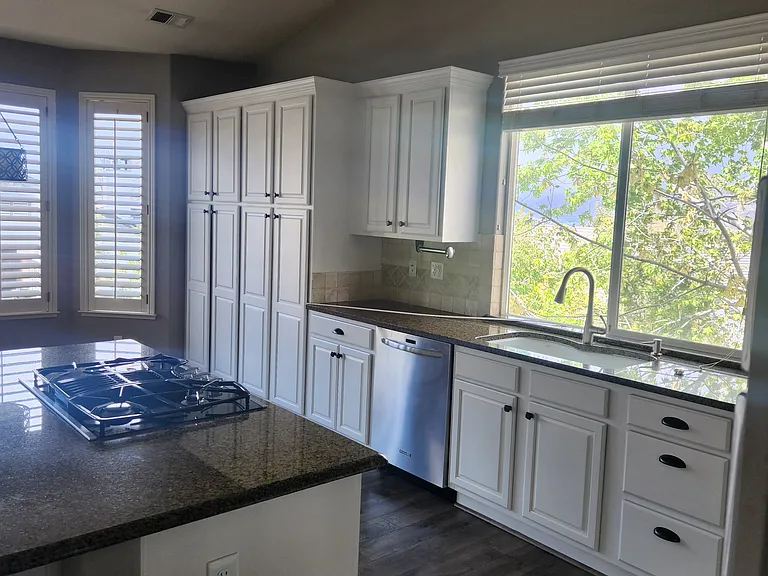 4742 Village Green Pkwy — Photo 12