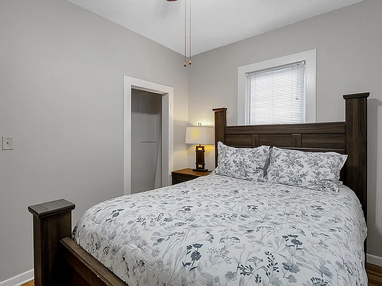 531 S Volutsia Ave — Photo 23