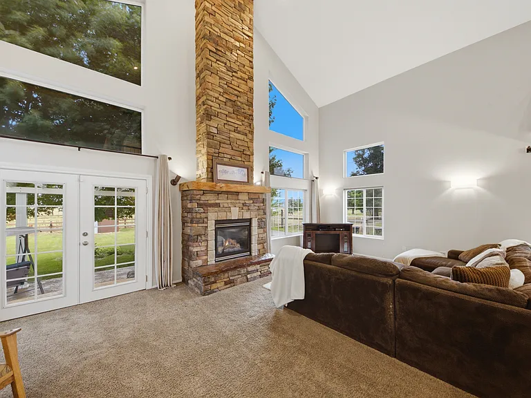 2635 N Meyer Rd — Photo 32