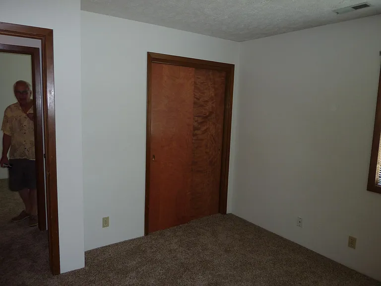 5503 S 31st St #6 — Photo 3