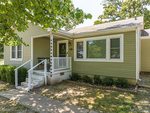 2nd image of 603 Buena Vista Ave