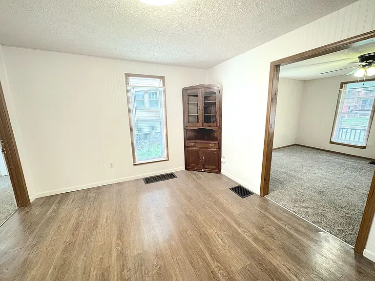 416 Grover St — Photo 12