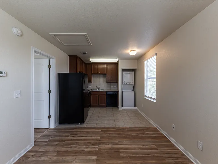 336 Perry St — Photo 16