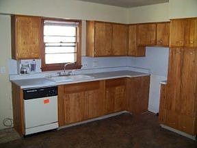 1st image of 925 N 28th St