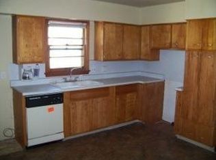 925 N 28th St, Council Bluffs, IA 51501