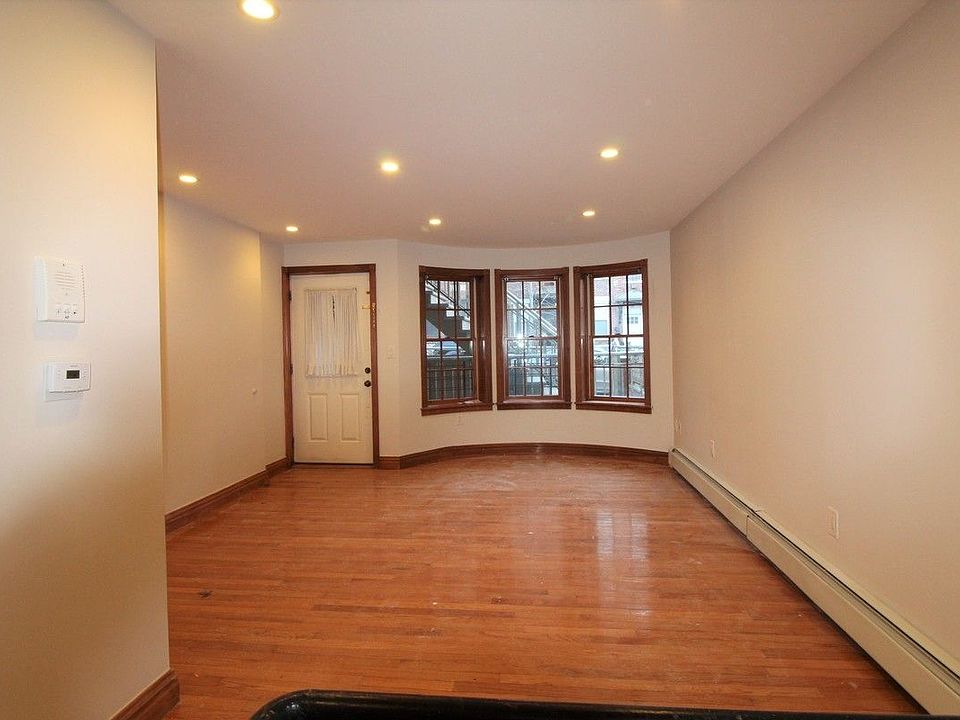 1st image of 93 16th St Fl 1