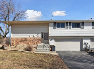 1118 E 145th St, Burnsville, MN 55337