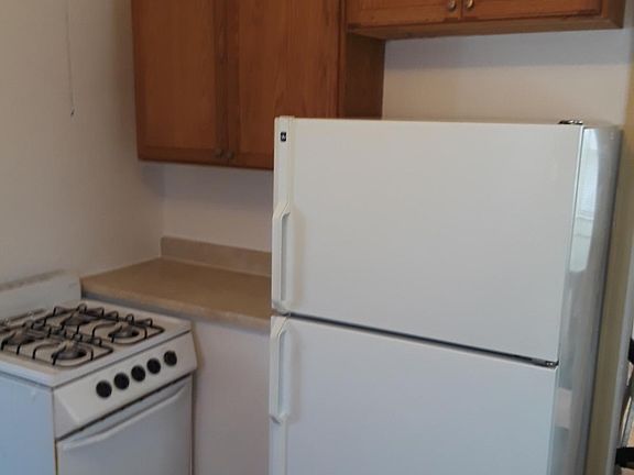 3rd image of 518 S Huttig Ave