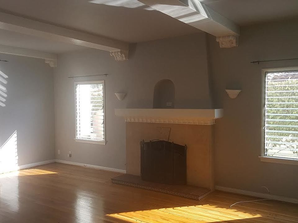 2nd image of 2621 Washington Ave