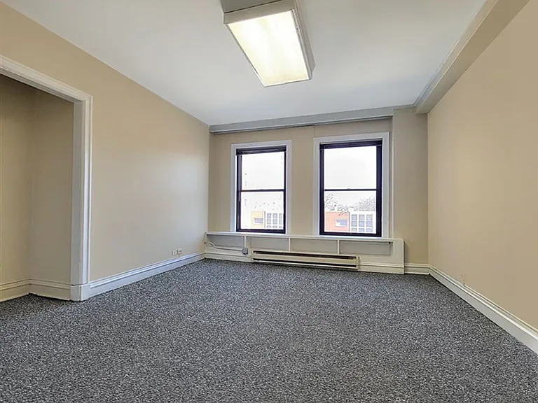 5401 Cornell by 3L Living — Photo 26