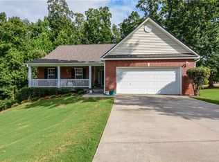 3173 Oak Ridge Ln, Loganville, GA 30052