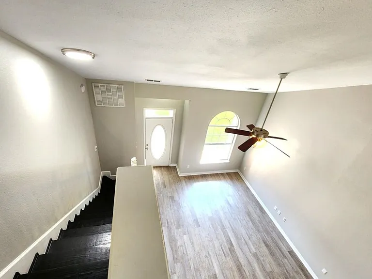 14031 Seymour Dr — Photo 13