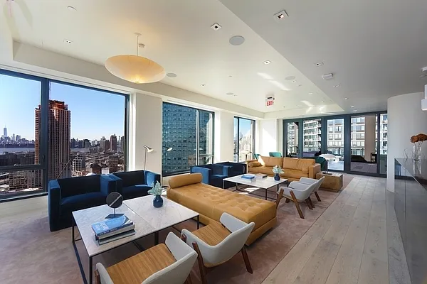 Rented by Greystar | media 5