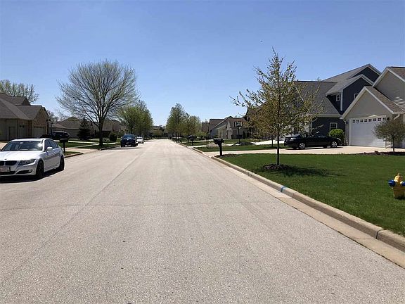 4th image of 673 Black Earth Dr