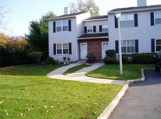 13 Pinetree Ct, Jamesburg, NJ 08831