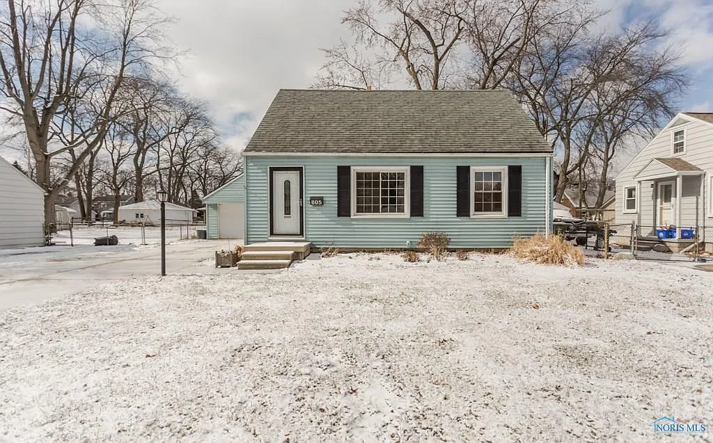 805 Tappan St photo 1