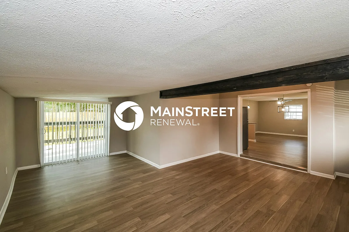 Living Room - 335 Bonnlyn Dr