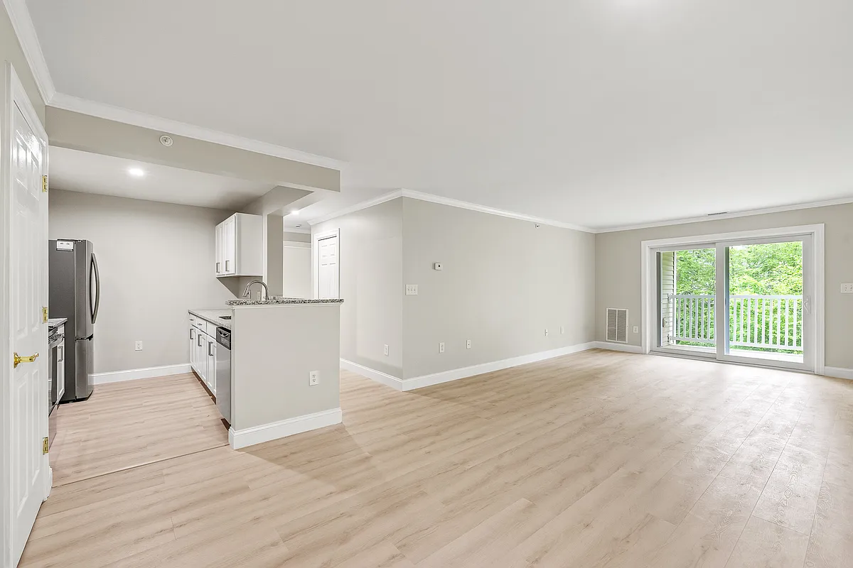 Building Photo - Appleton Oaks