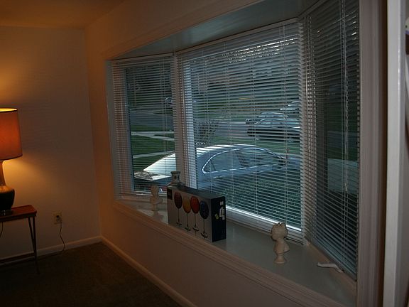 Living room Bay window