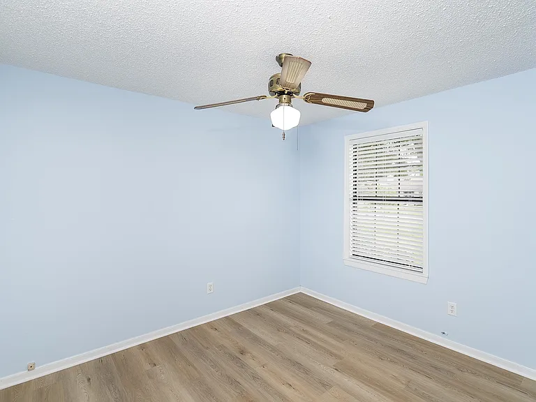 140 Bonita Rd — Photo 30