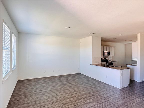 2nd image of 5616 Elwood Dr