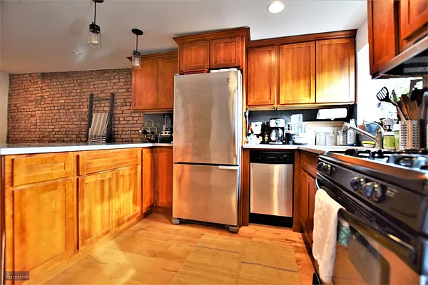 Rented by Brownstone Real Estate | media 22