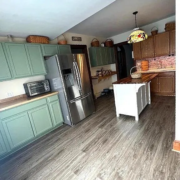 4 bed, 1893 sqft, $1,600 — Photo 3
