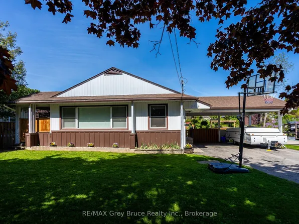 2120 4th Ave W, Owen Sound, ON N4K 4Y5
