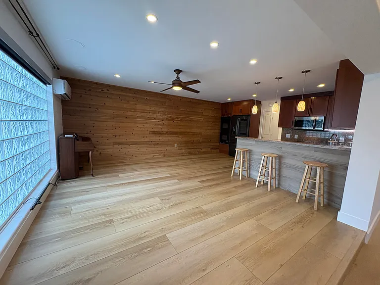 1032 NE 16th Ter — Photo 11