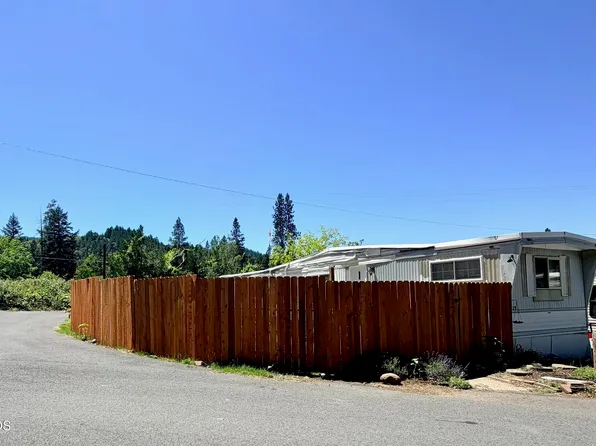 7001 Rogue River Hwy Space 29, Grants Pass, OR 97527
