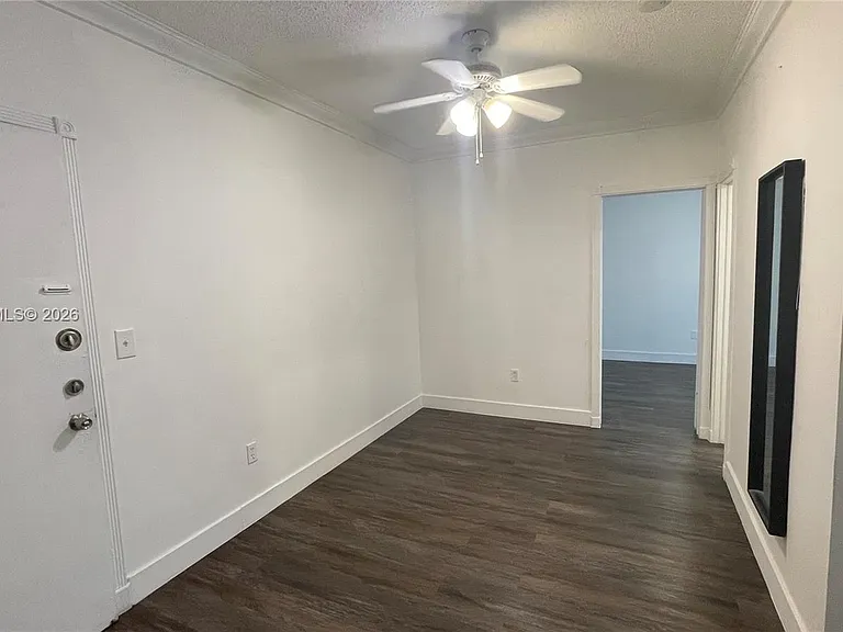 1043 NW 2nd St #9 — Photo 9