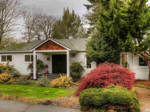 4th image of 1375 Karen Way NW