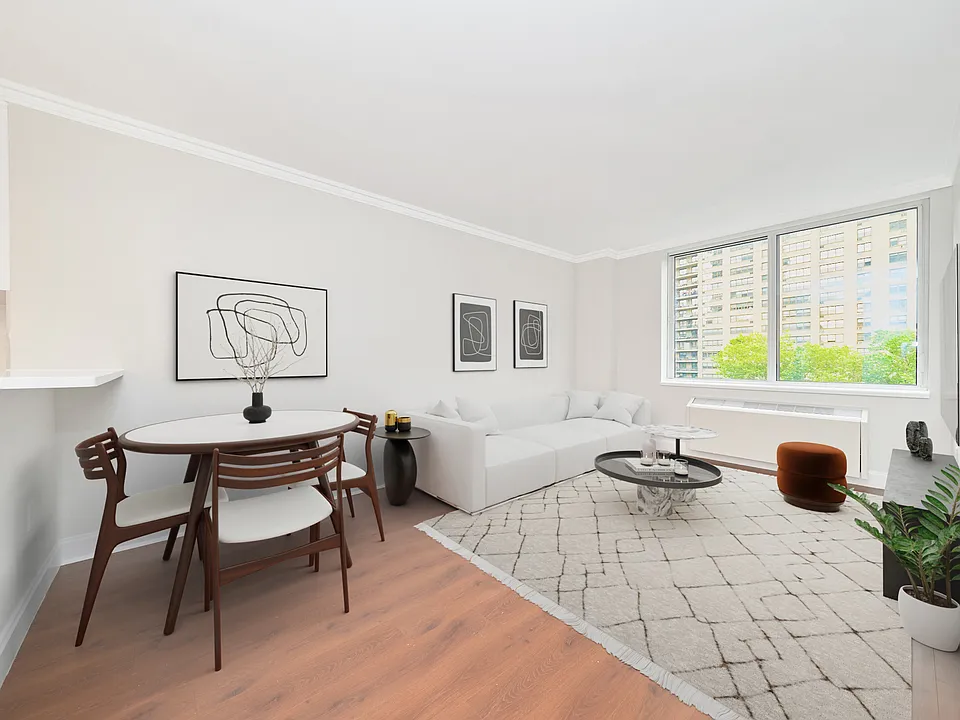 160 Riverside Blvd #804