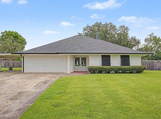 105 Cottonwood Dr, Houma, LA 70360