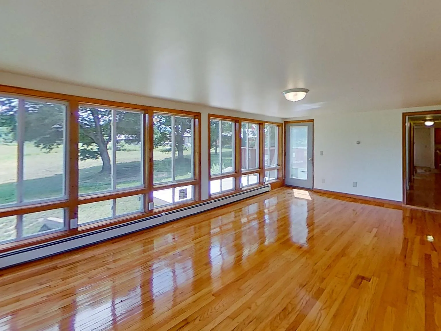 4 bed, $3,950 — Photo 4
