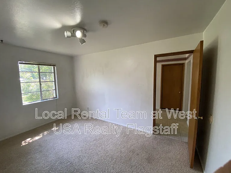 2830 N Schevene Blvd — Photo 11