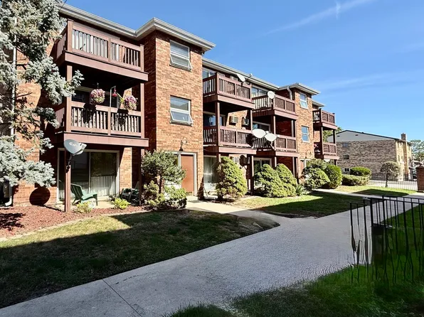 14800 Kilpatrick Ave #310, Midlothian, IL 60445