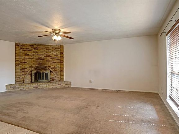 4th image of 1013 Cambridge Dr