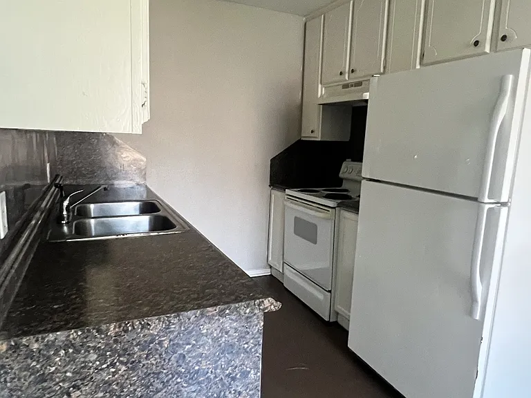 3753 Oak Hill Dr — Photo 3