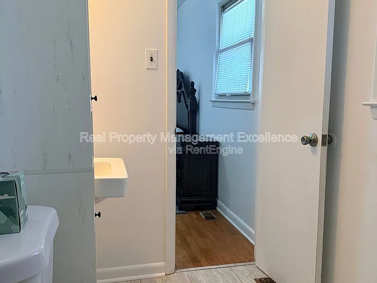 120 E Rowan St — Photo 28