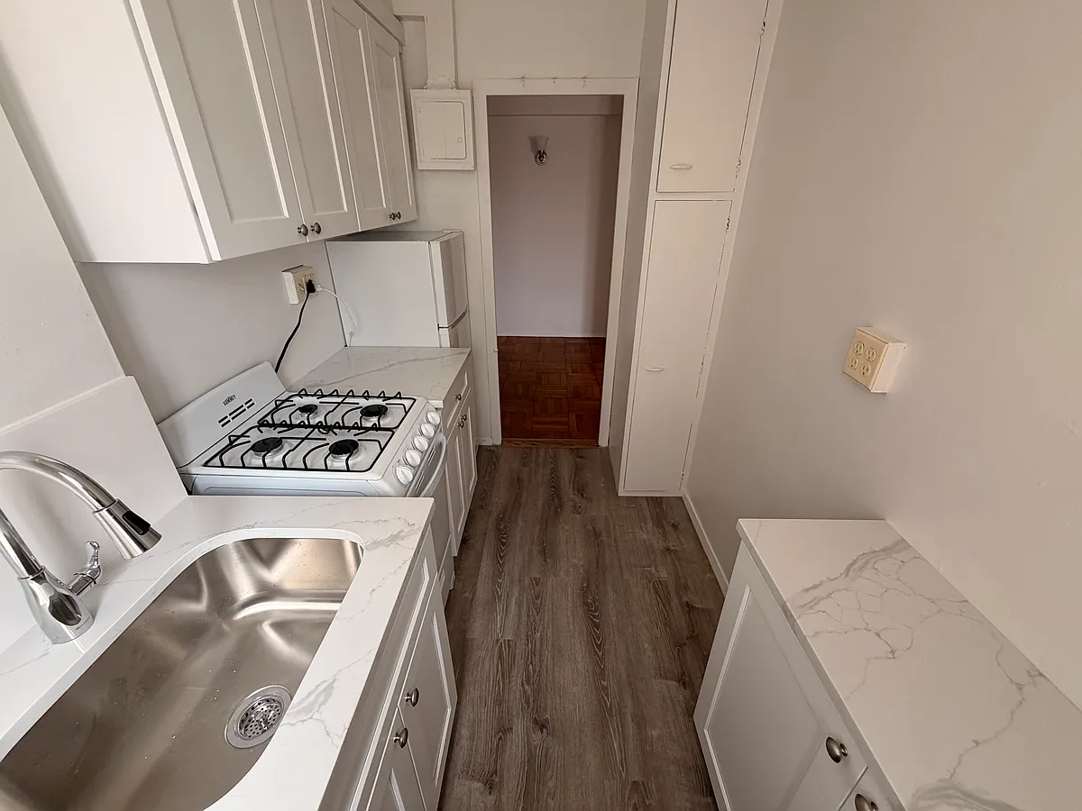 Building Photo - 2059 McGraw Ave #MD