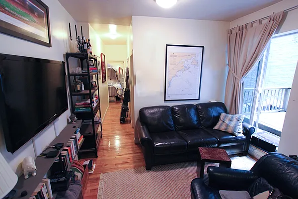 Rented by Jonis Realty | media 22