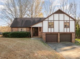 182 Buena Vista Dr, Pilot Mtn, NC 27041