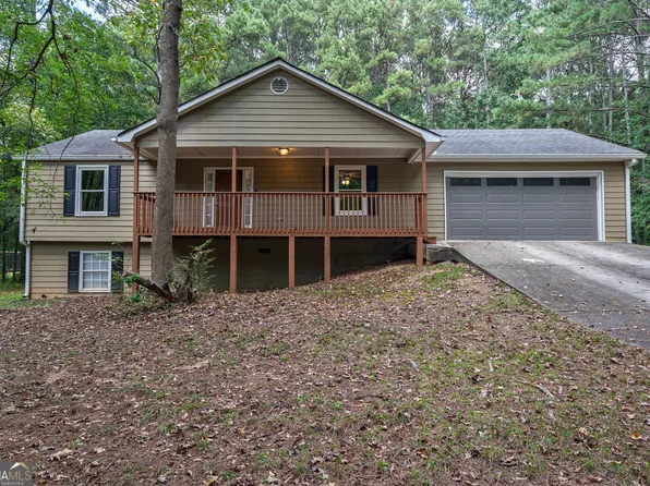 233 Buckhorn Dr, Winder, GA 30680